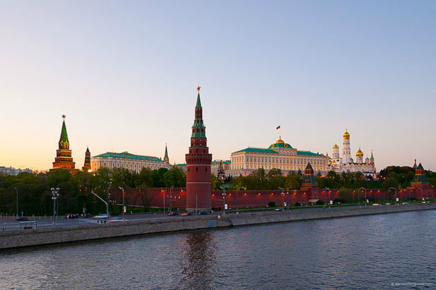 Вид на Кремль с Москвы – реки