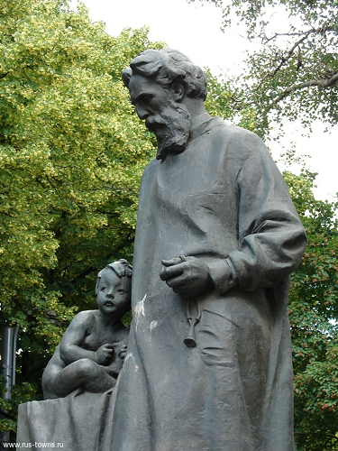 Памятник Н.Ф.Филатову. Автор24 — интернет-биржа студенческих работ