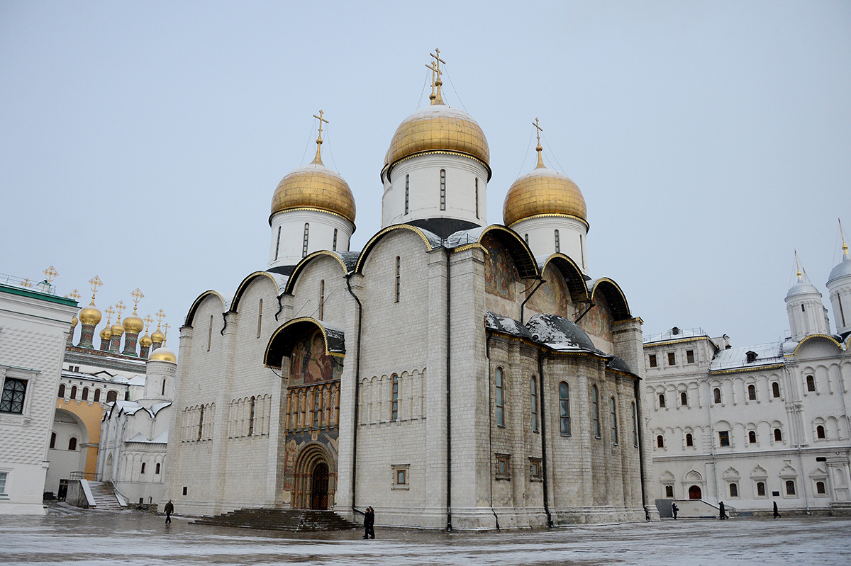 Успенский собор в москве фото снаружи