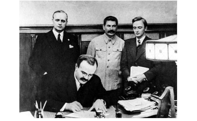 Реферат: Внешняя политика советского государства накануне Второй мировой войны
